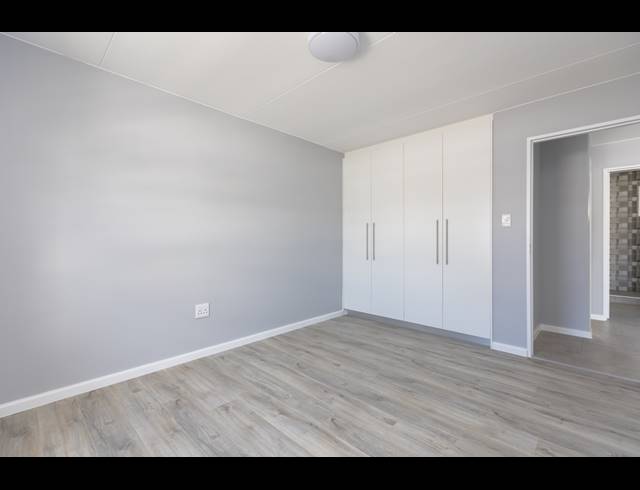 2 BEDROOM APARTMENT SOLD IN KENILWORTH